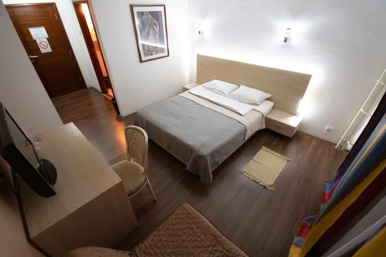 Hotel Dunav Požarevac Buitenkant foto